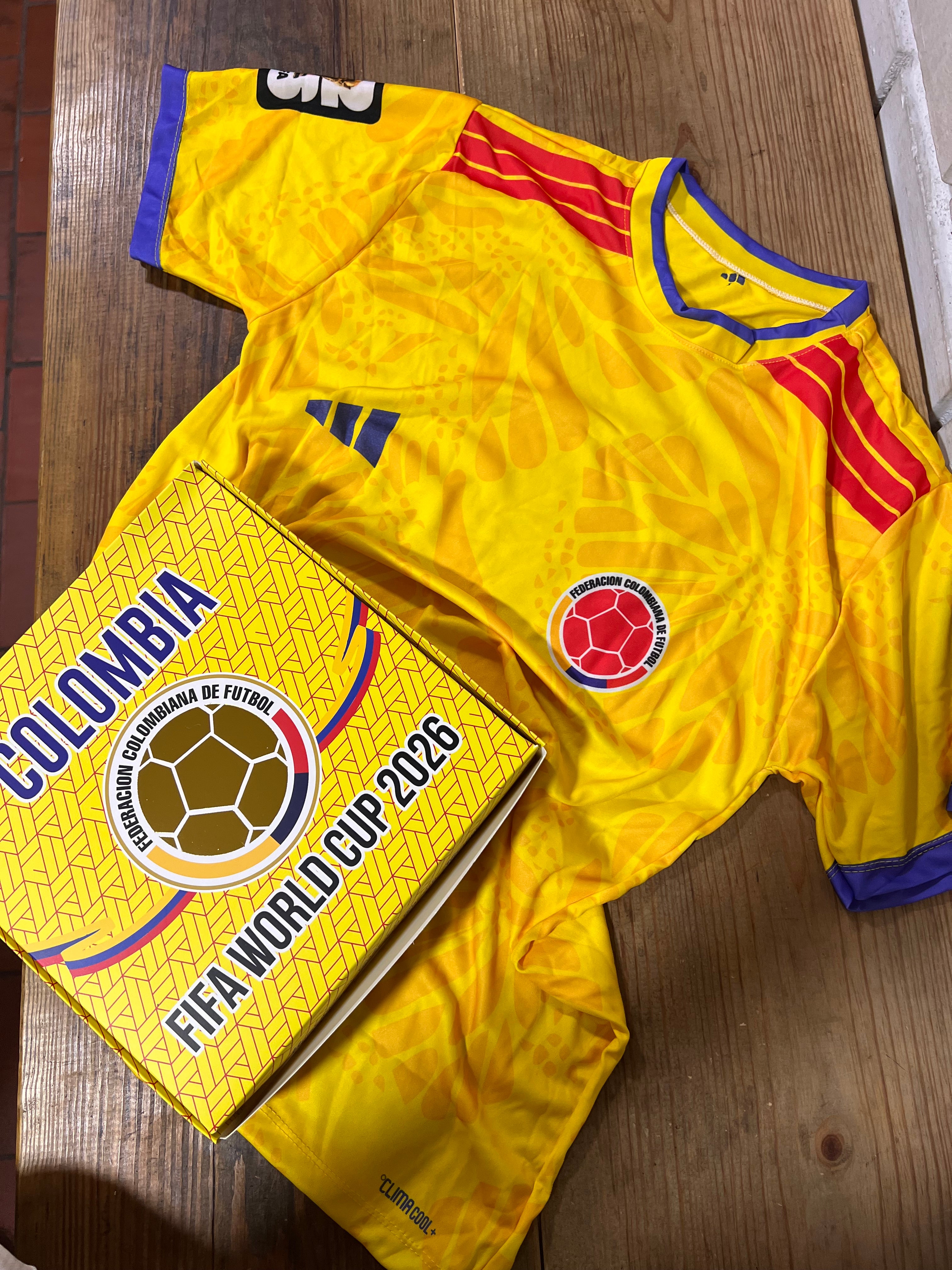 Camisa replica seleccion colombia + caja